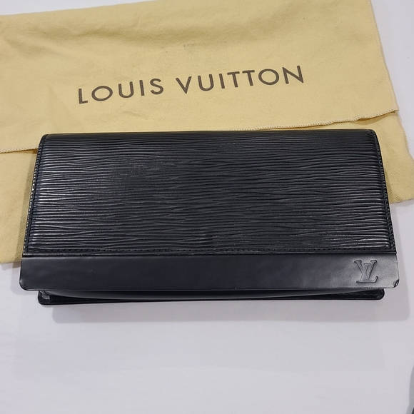 Authentic Louis Vuitton Honfluer Epi Leather BLACK. Christmas SALE!! - Picture 2 of 13